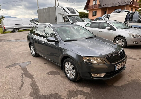 Skoda Octavia cena 45000 przebieg: 203000, rok produkcji 2016 z Zwoleń małe 352